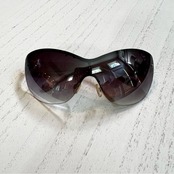 Jessica Simpson Accessories - Jessica Simpson Sporty White Silver Wraparound Sunglasses EUC
